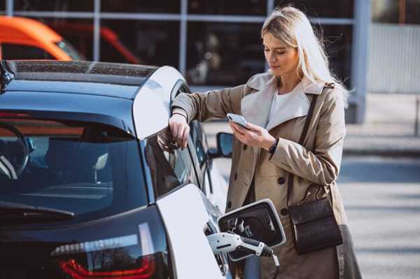 Cuánto se ahorra en mantenimiento con un coche eléctrico